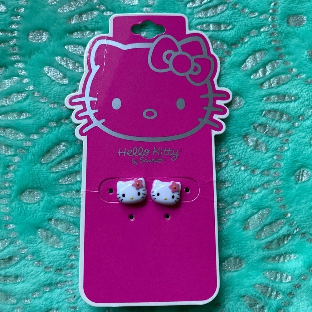 HELLO KITTY EARRINGS